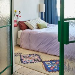 Hand knotted woolen runner