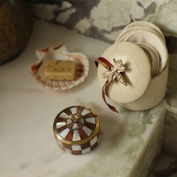 Heart Circus Box Woody