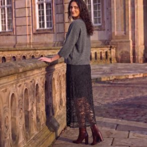 Lace Skirt � Black