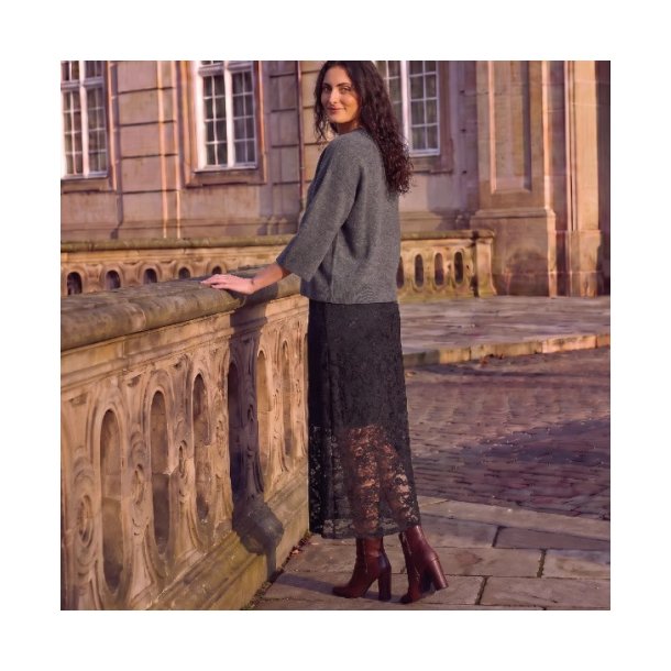 Lace Skirt � Black
