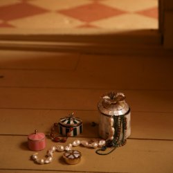 Lola Circus Box Pine